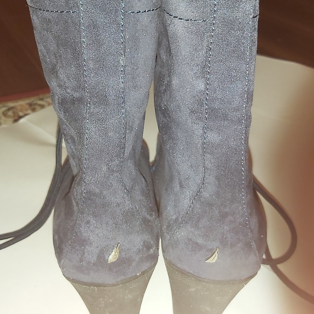 boots - Picture 2 of 4